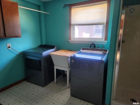 Tiny photo for 3 S Beaucoup Street, Pinckneyville, IL 62274 (MLS # EB459558)