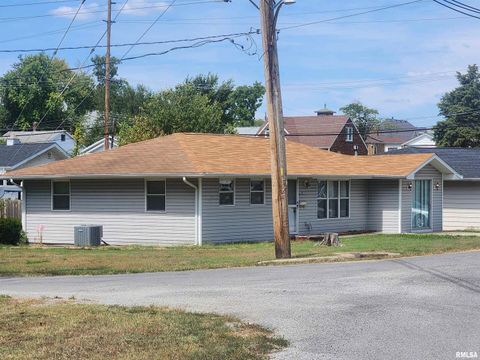 Photo of 3 S Beaucoup Street, Pinckneyville, IL 62274 (MLS # EB459558)