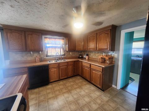 Tiny photo for 3 S Beaucoup Street, Pinckneyville, IL 62274 (MLS # EB459558)