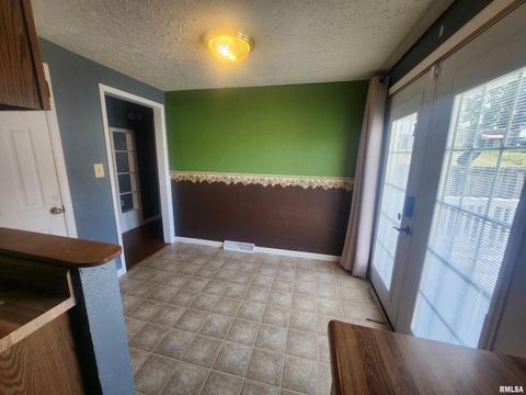 Tiny photo for 3 S Beaucoup Street, Pinckneyville, IL 62274 (MLS # EB459558)