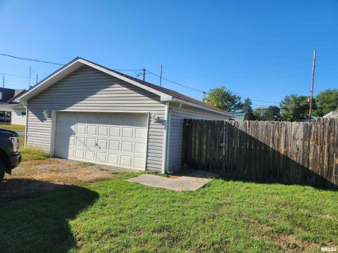 Tiny photo for 3 S Beaucoup Street, Pinckneyville, IL 62274 (MLS # EB459558)