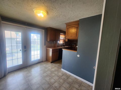 Tiny photo for 3 S Beaucoup Street, Pinckneyville, IL 62274 (MLS # EB459558)