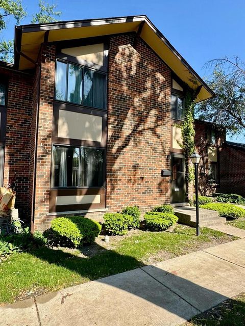 Tiny photo for 1 S 215 Stratford Lane, Villa Park, IL 60181 (MLS # 12463568)