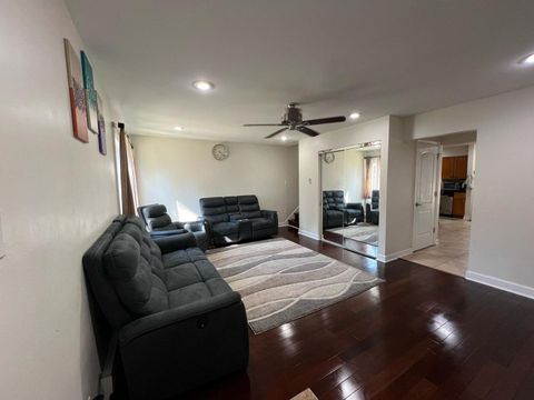 Tiny photo for 1 S 215 Stratford Lane, Villa Park, IL 60181 (MLS # 12463568)