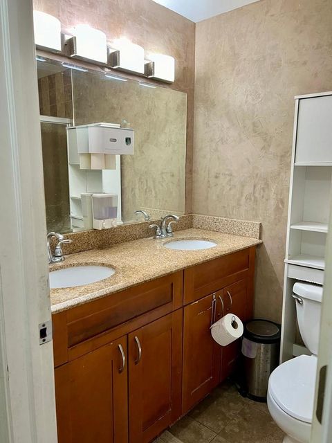 Tiny photo for 1 S 215 Stratford Lane, Villa Park, IL 60181 (MLS # 12463568)