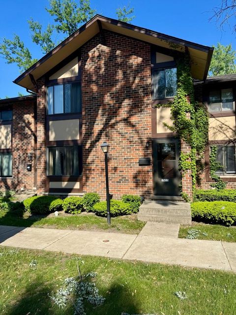 1 S 215 Stratford Lane Villa Park IL 60181