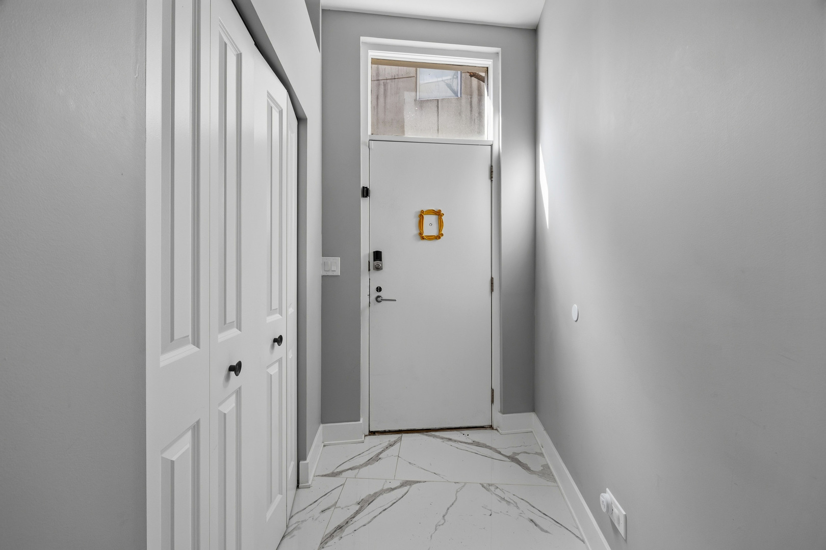 925 N Willard Court 2E