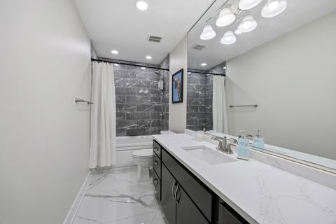Tiny photo for 925 N Willard Court #2E, Chicago, IL 60642 (MLS # 12586434)