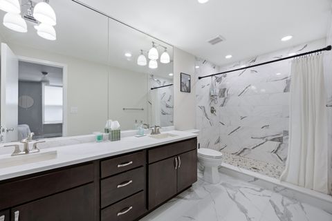 Tiny photo for 925 N Willard Court #2E, Chicago, IL 60642 (MLS # 12586434)