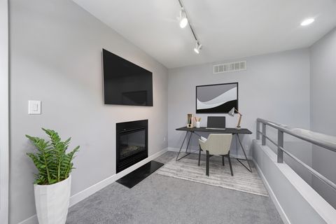 Tiny photo for 925 N Willard Court #2E, Chicago, IL 60642 (MLS # 12586434)