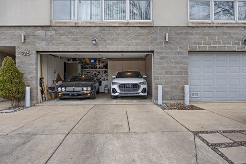 Tiny photo for 925 N Willard Court #2E, Chicago, IL 60642 (MLS # 12586434)