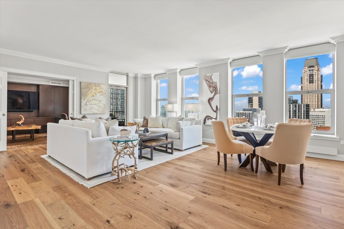 25 E Superior Street 3402