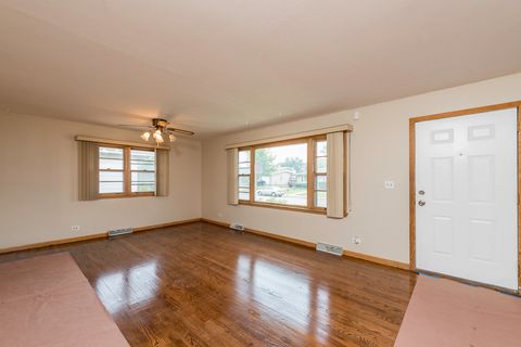 Tiny photo for 2712 W Grove Avenue W, Waukegan, IL 60085 (MLS # 12476570)