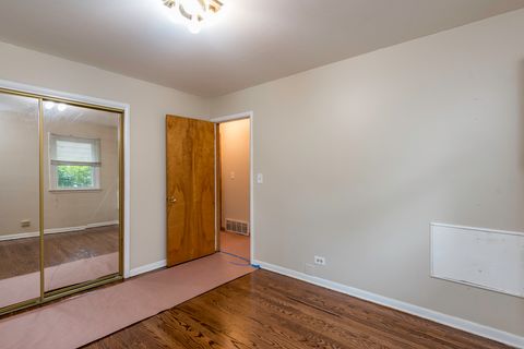 Tiny photo for 2712 W Grove Avenue W, Waukegan, IL 60085 (MLS # 12476570)
