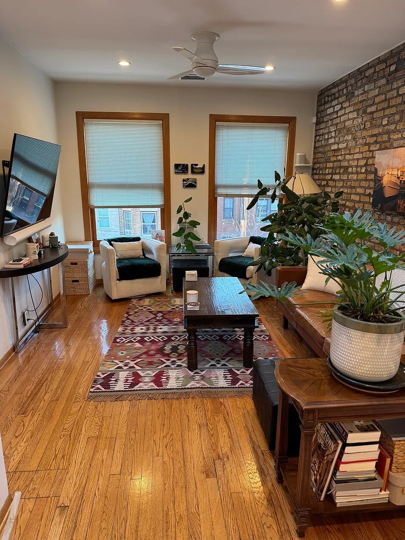 852 W Diversey Parkway 3F