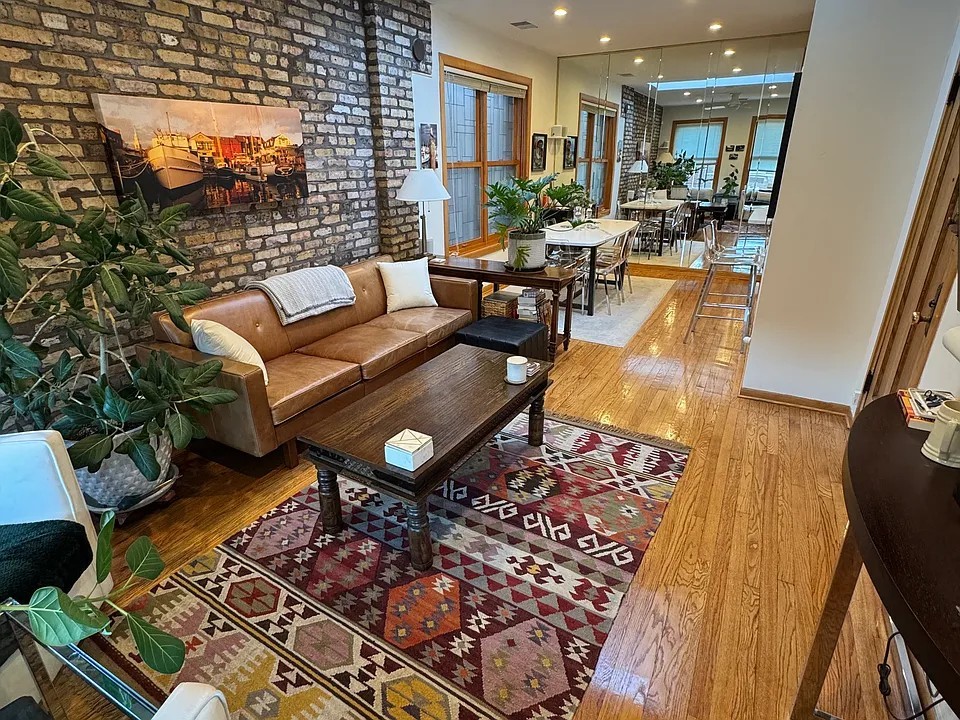 852 W Diversey Parkway 3F