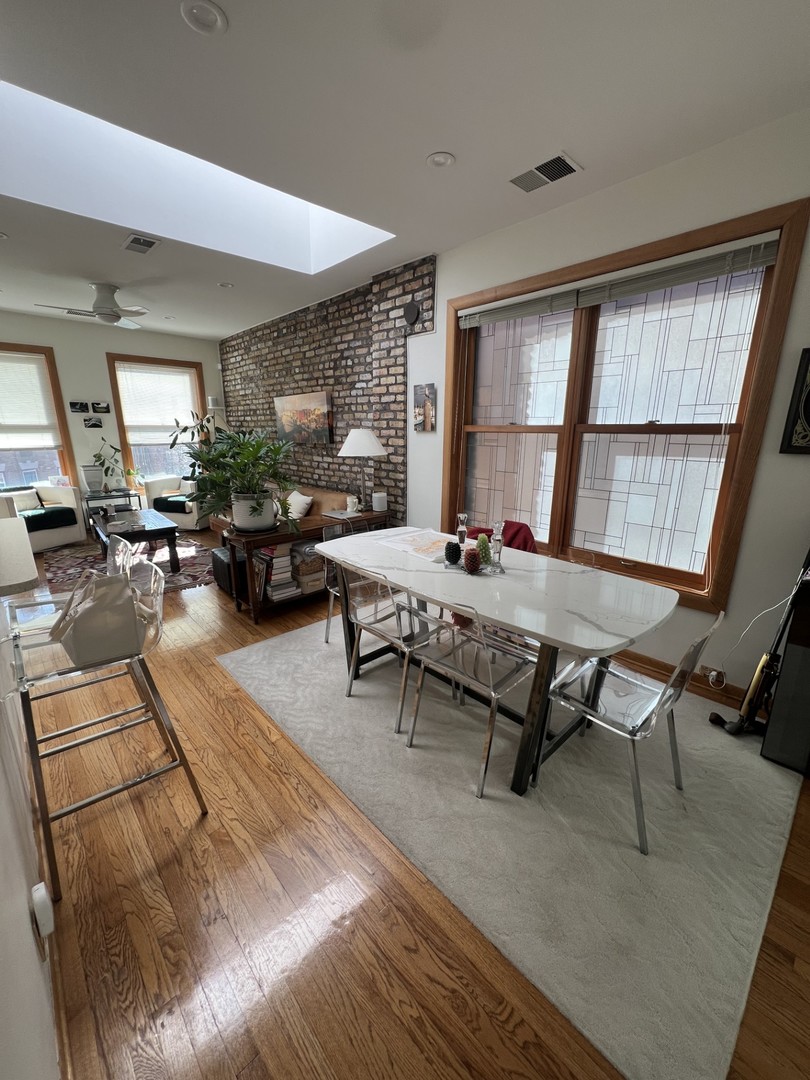 852 W Diversey Parkway 3F