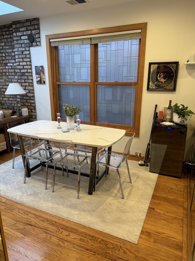 852 W Diversey Parkway 3F
