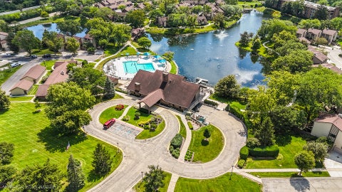 Tiny photo for 201 Lake Hinsdale Drive #405, Willowbrook, IL 60527 (MLS # 12742143)