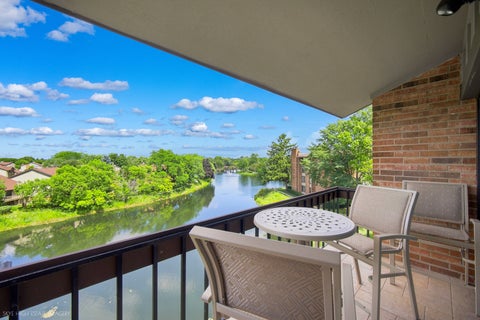 Tiny photo for 201 Lake Hinsdale Drive #405, Willowbrook, IL 60527 (MLS # 12742143)