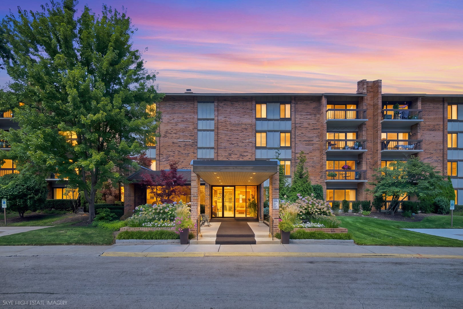 201 Lake Hinsdale Drive 405