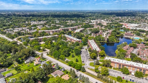 Tiny photo for 201 Lake Hinsdale Drive #405, Willowbrook, IL 60527 (MLS # 12742143)