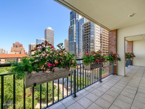 Tiny photo for 55 W Delaware Place #1101, Chicago, IL 60610 (MLS # 12581943)