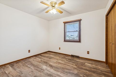 Tiny photo for 1045 Sweetbriar Lane, Clinton, IA 52732 (MLS # 100000066)