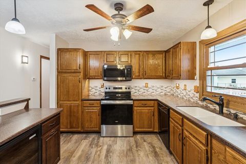 Tiny photo for 1045 Sweetbriar Lane, Clinton, IA 52732 (MLS # 100000066)