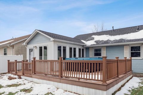 Tiny photo for 1045 Sweetbriar Lane, Clinton, IA 52732 (MLS # 100000066)