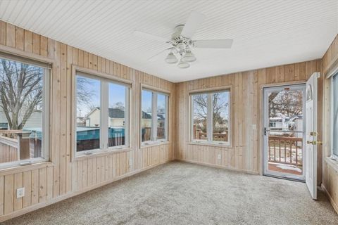 Tiny photo for 1045 Sweetbriar Lane, Clinton, IA 52732 (MLS # 100000066)