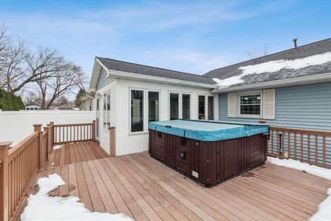 Tiny photo for 1045 Sweetbriar Lane, Clinton, IA 52732 (MLS # 100000066)