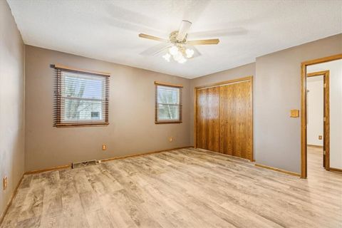 Tiny photo for 1045 Sweetbriar Lane, Clinton, IA 52732 (MLS # 100000066)