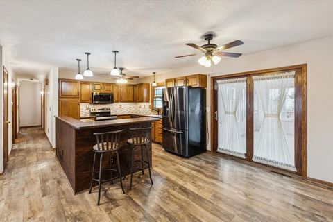 Tiny photo for 1045 Sweetbriar Lane, Clinton, IA 52732 (MLS # 100000066)