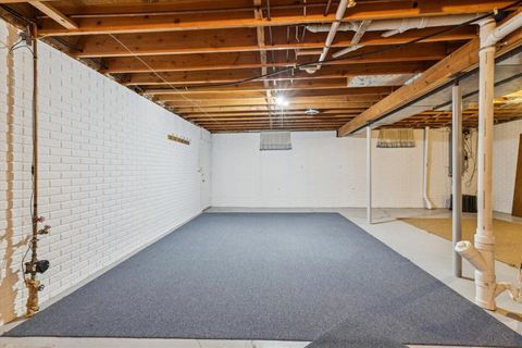 Tiny photo for 1045 Sweetbriar Lane, Clinton, IA 52732 (MLS # 100000066)