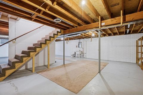 Tiny photo for 1045 Sweetbriar Lane, Clinton, IA 52732 (MLS # 100000066)