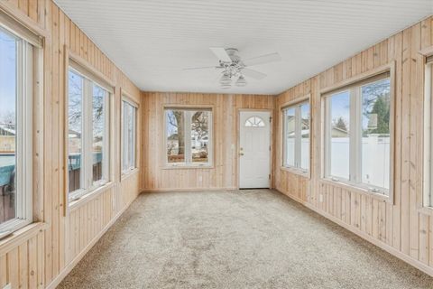 Tiny photo for 1045 Sweetbriar Lane, Clinton, IA 52732 (MLS # 100000066)