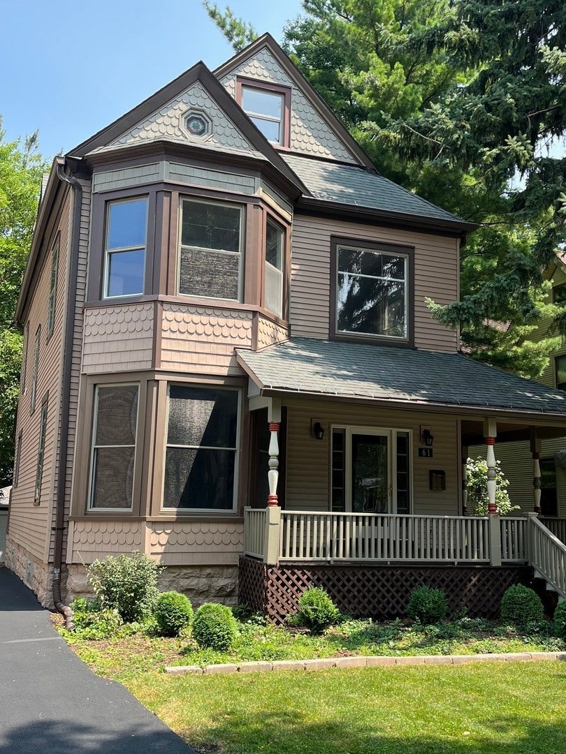61 7th Avenue