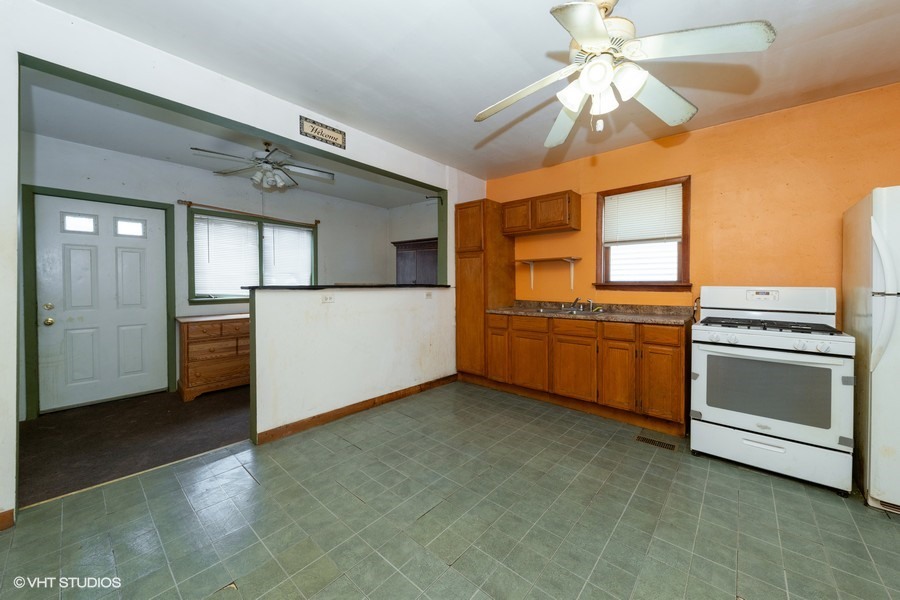 539 W 43rd Place