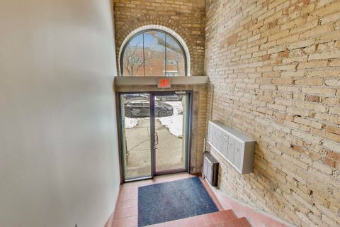 Tiny photo for 1140 W Cornelia Avenue #D, Chicago, IL 60657 (MLS # 12528087)