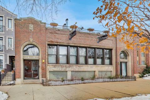 1140 W Cornelia Avenue D Chicago IL 60657