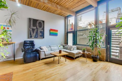 Tiny photo for 1140 W Cornelia Avenue #D, Chicago, IL 60657 (MLS # 12528087)