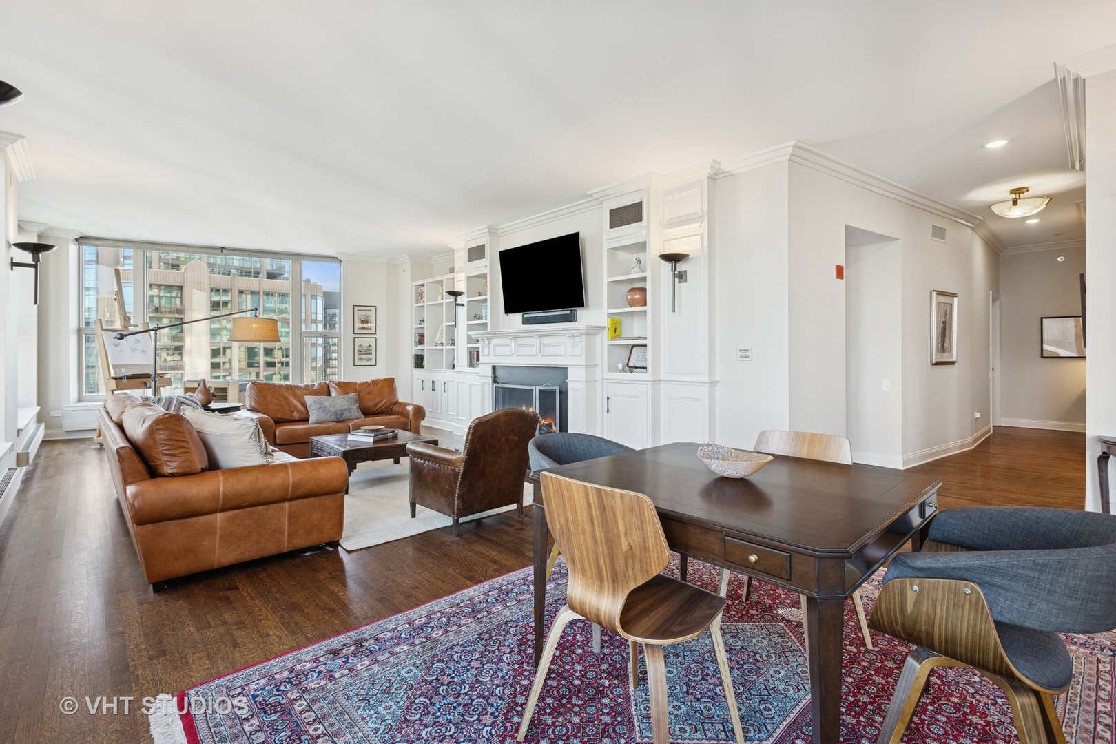 25 E Superior Street 4203