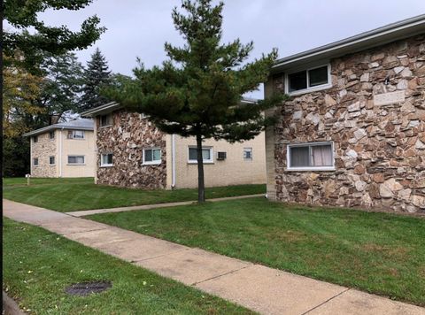 Photo of 1 Scotdale Road #3, La Grange Park, IL 60526 (MLS # 12634782)