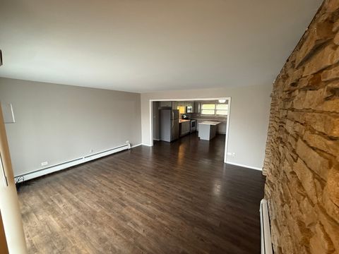 Tiny photo for 1 Scotdale Road #3, La Grange Park, IL 60526 (MLS # 12634782)