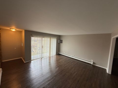 Tiny photo for 1 Scotdale Road #3, La Grange Park, IL 60526 (MLS # 12634782)