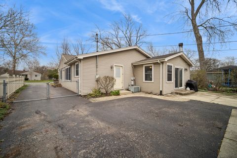 Tiny photo for 3717 Oriole Lane, Rolling Meadows, IL 60008 (MLS # 12605636)