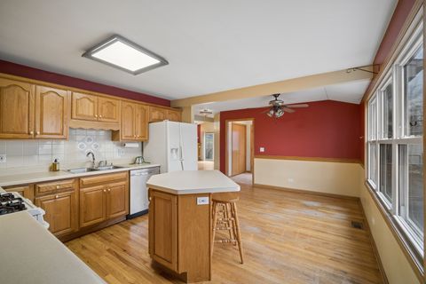 Tiny photo for 3717 Oriole Lane, Rolling Meadows, IL 60008 (MLS # 12605636)