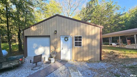 Photo of 526 Power Plant Road, Marion, IL 62959 (MLS # EB460087)