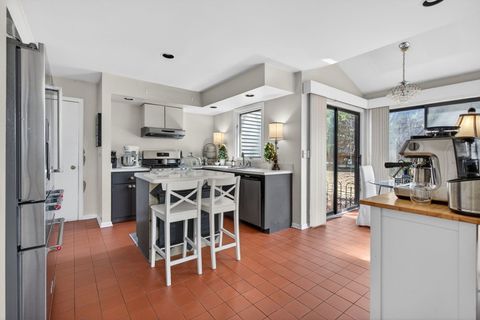 Tiny photo for 812 TAM O SHANTER Circle, Bolingbrook, IL 60440 (MLS # 12614363)